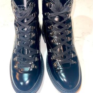 GUESS high gloss waterproof hiking boot. Can be worn by men or women Size 8